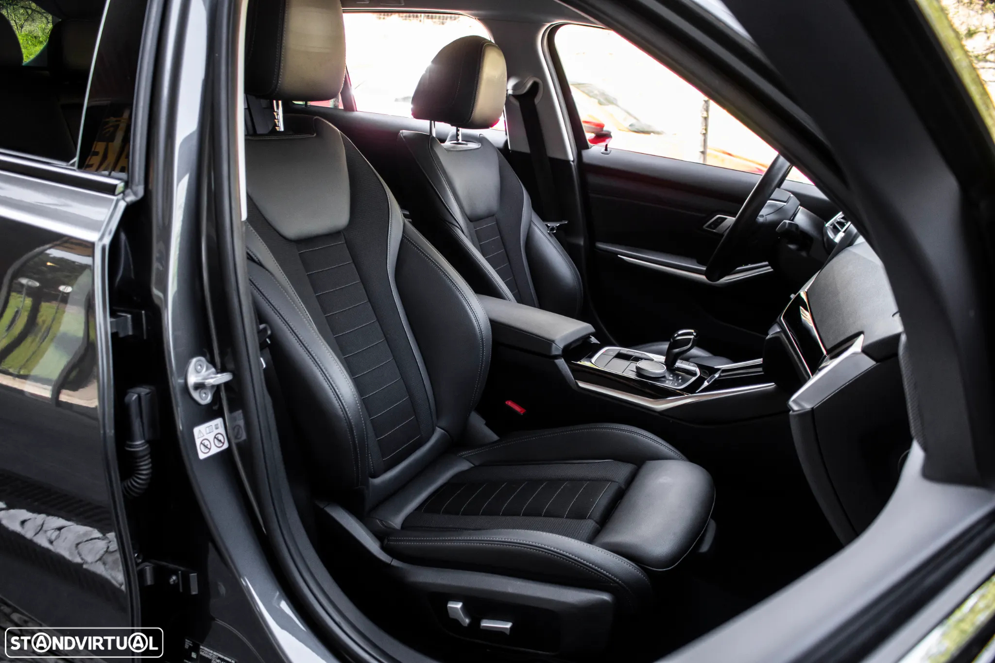 BMW 330 e Touring Line Luxury Auto - 29