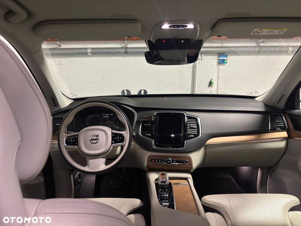 Volvo XC 90 - 23