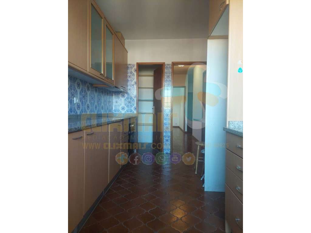 Fantástico Apartamento T3 com Terraço e Vistas Deslumbrantes em Braga! - Grande imagem: 2/16