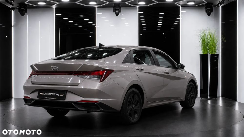 Hyundai Elantra 1.6 Smart - 5