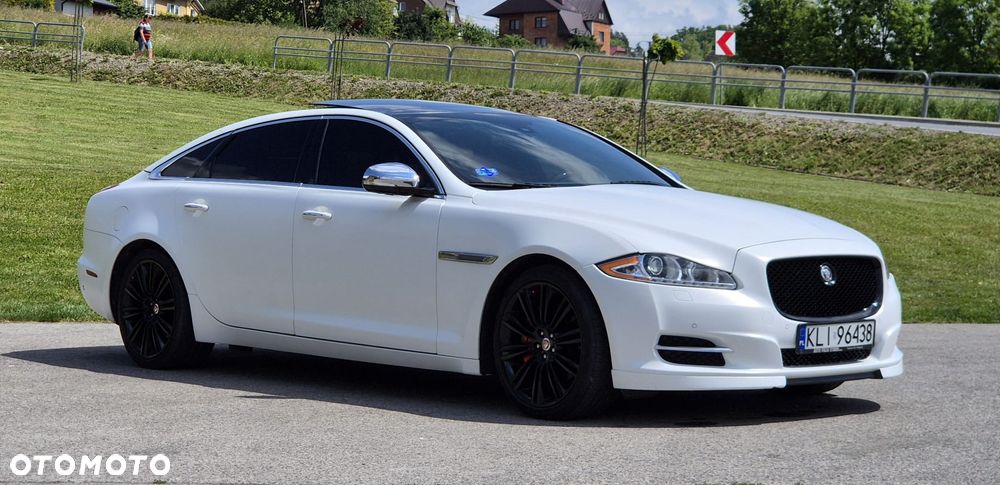 Jaguar XJ 3.0 T AWD LWB Premium Luxury - 4