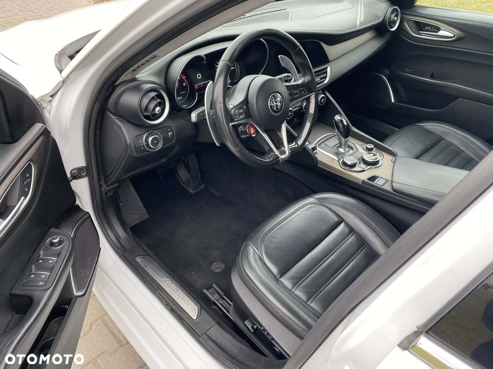 Alfa Romeo Giulia 2.2 AT8 Super - 9