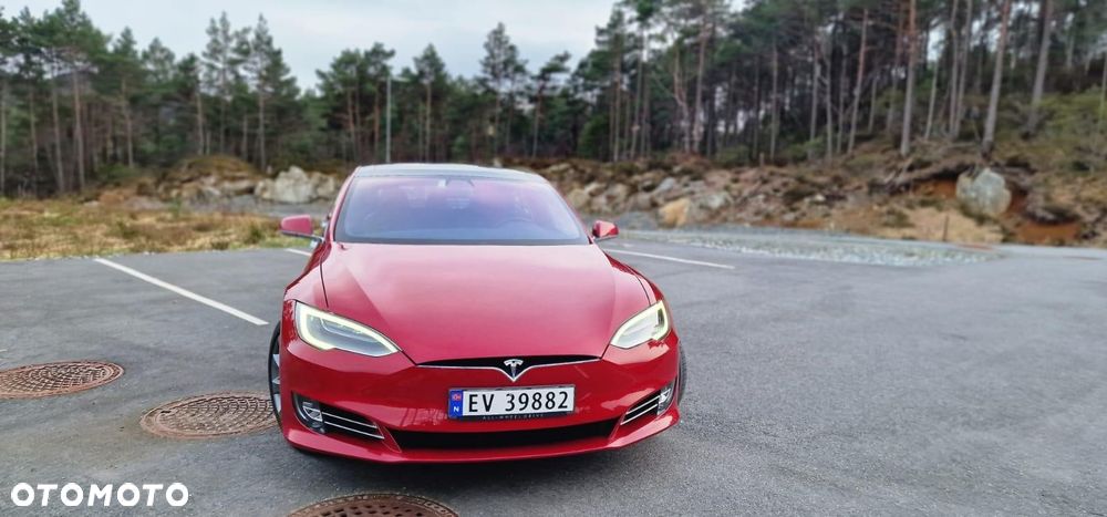 Tesla Model S - 4