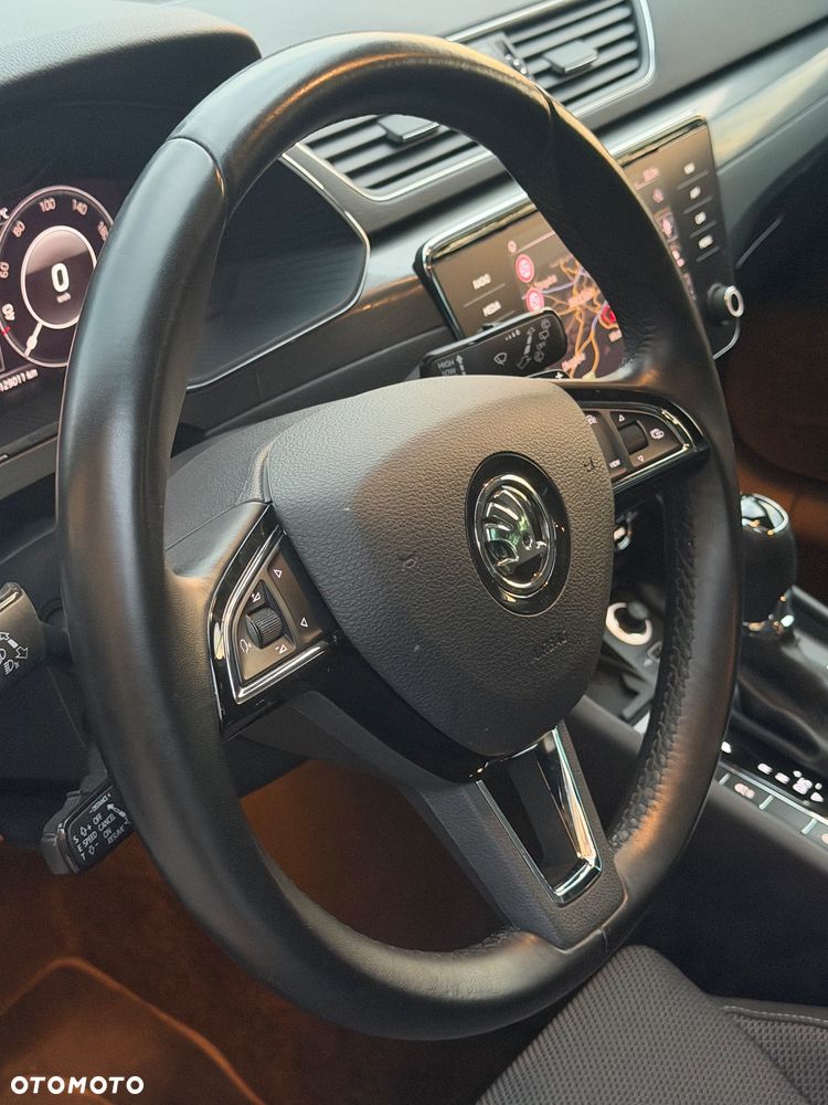Skoda Superb 2.0 TDI DSG Style - 23