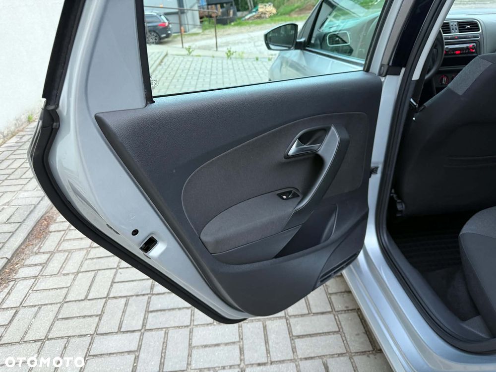 Volkswagen Polo 1.6 United - 23
