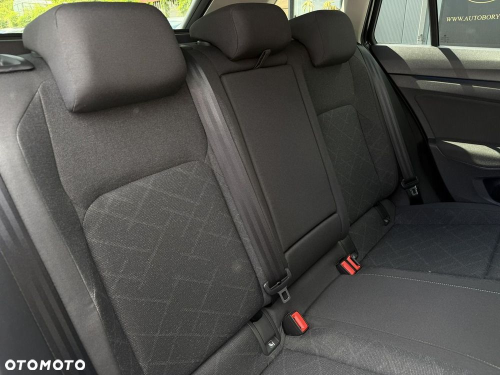 Volkswagen Golf - 34