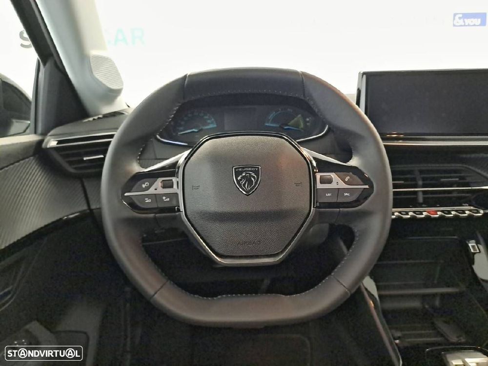 Peugeot 208 - 12