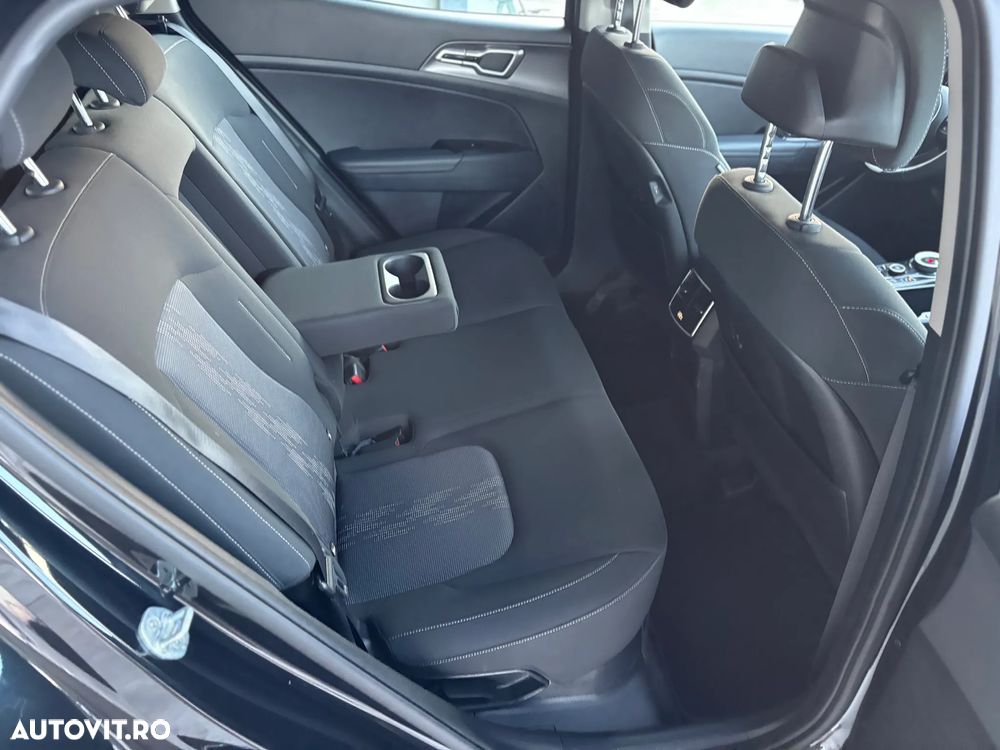 Kia Sportage 1.6 T-GDI MHEV 7DCT HP 4x2 Business Line - 37