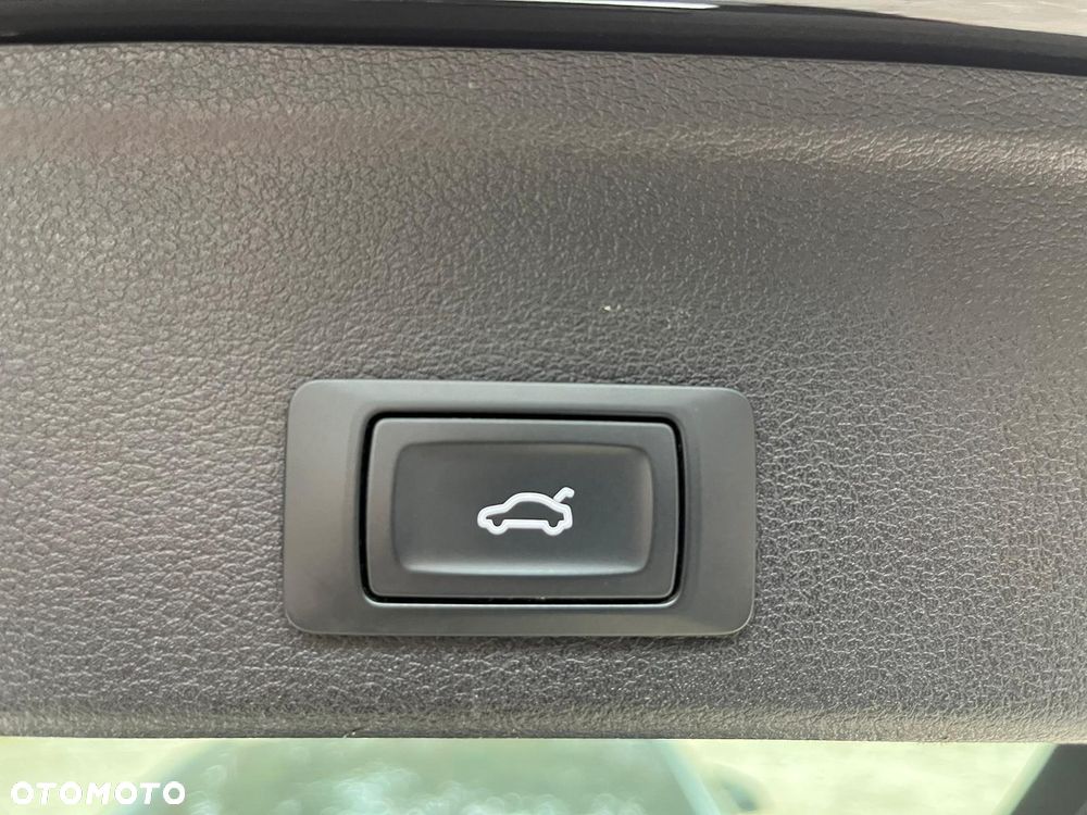 Audi A4 Avant 2.0 TDI Sport S tronic - 28