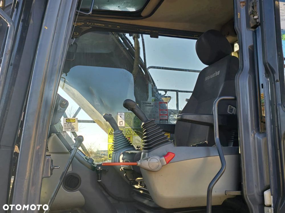 Komatsu PC210LC-10 - 7