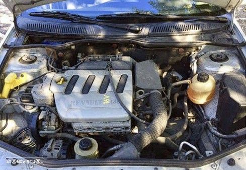 Renault Mégane Classic 1.4 16V RTE AC - 4