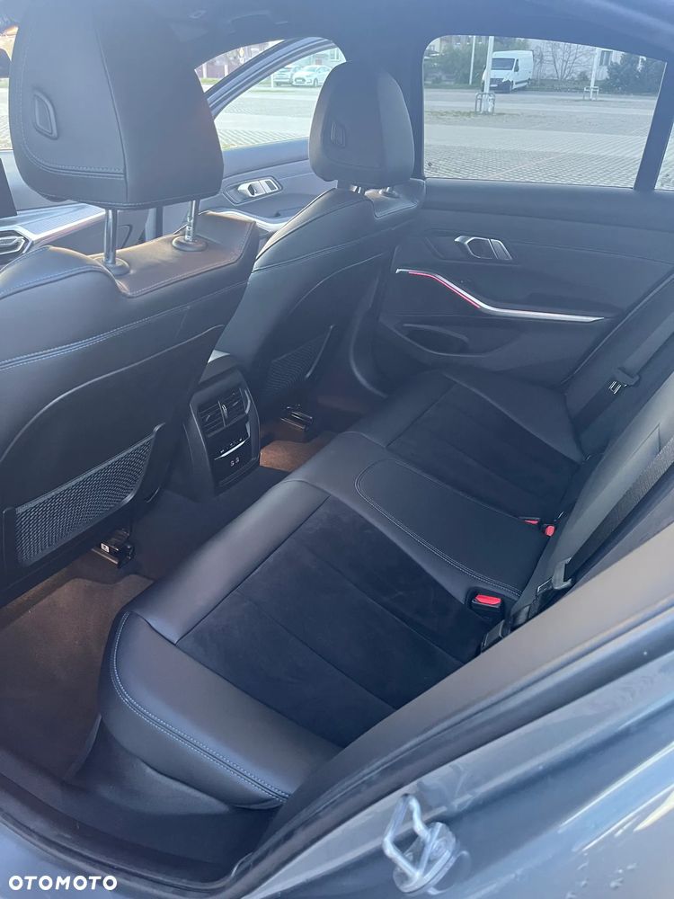 BMW Seria 3 320d M Sport - 14