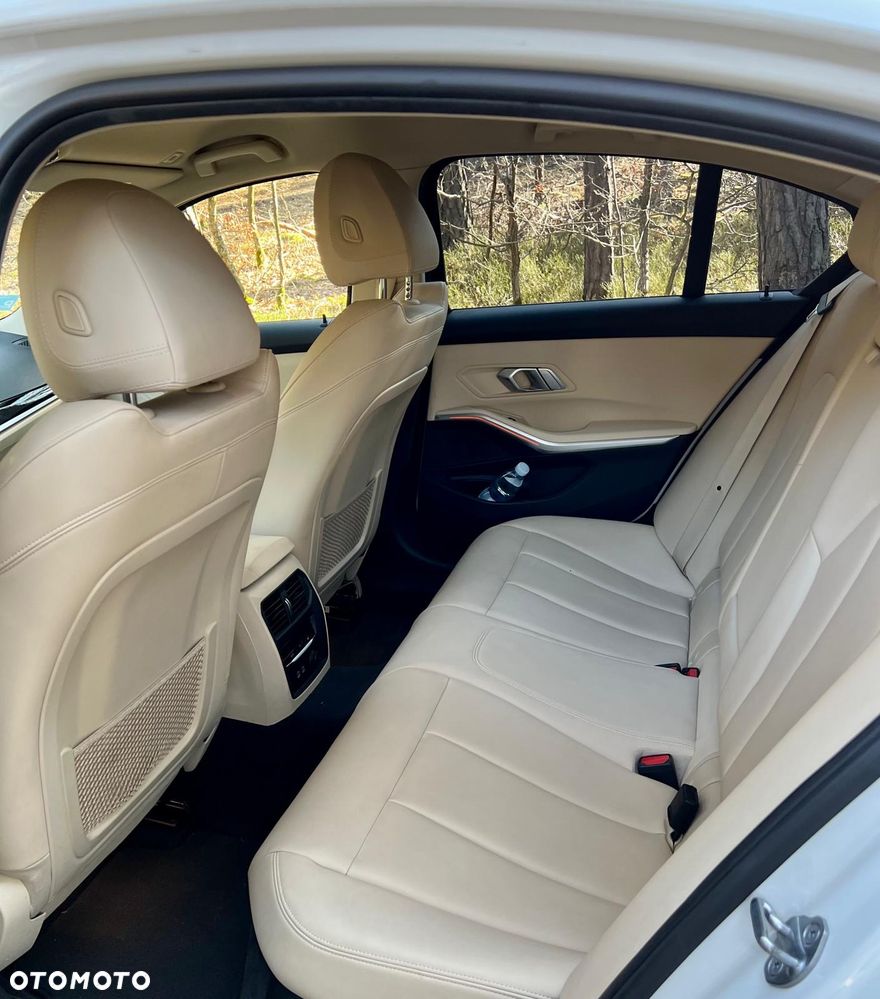 BMW Seria 3 320i GPF Sport Line - 17