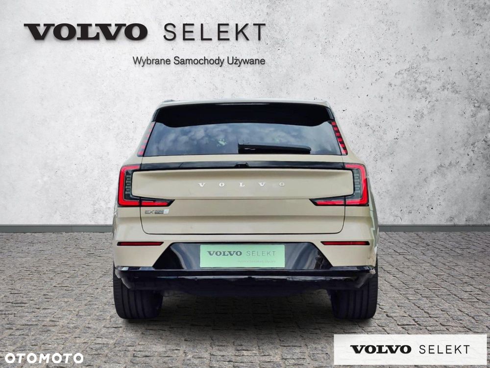 Volvo EX90 - 10