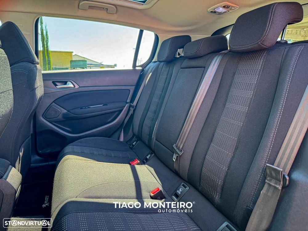 Peugeot 308 BlueHDi FAP 120 Stop&Start Winter Edition - 32