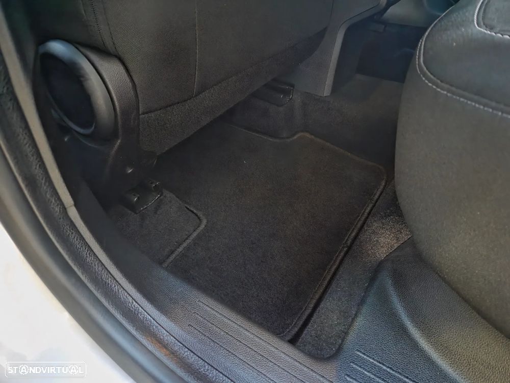 Renault Captur 1.6 E-Tech Full Hybrid Evolution - 17