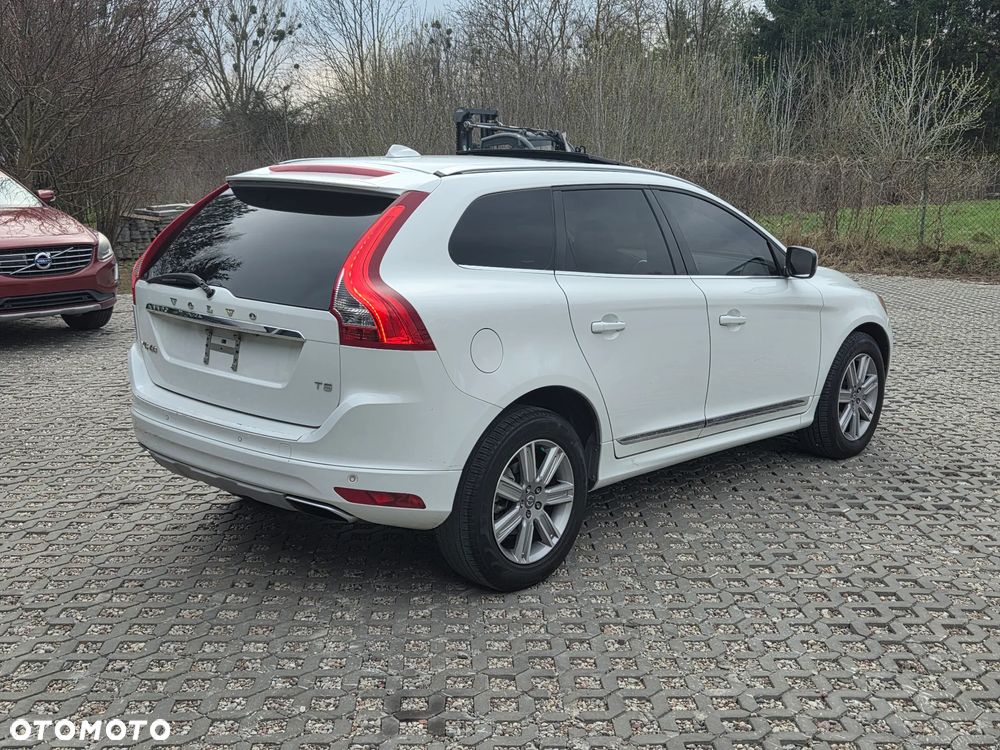 Volvo XC 60 T5 Drive-E Momentum - 3