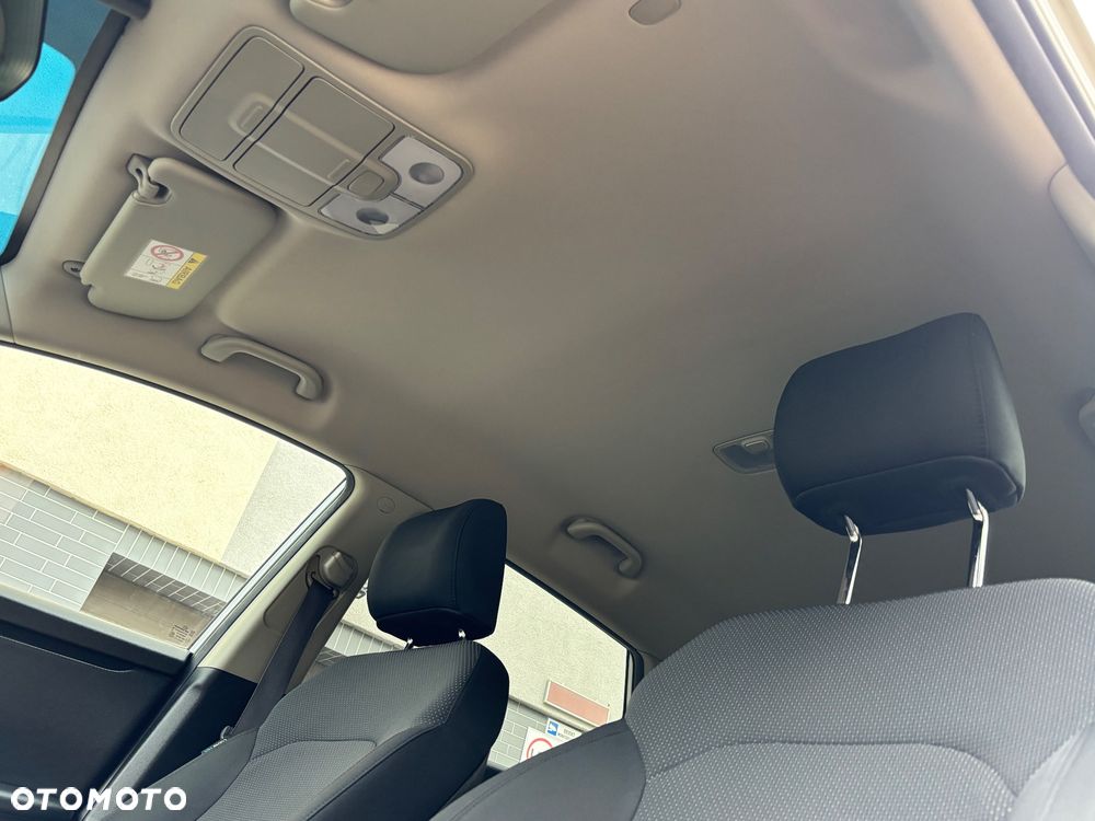 Kia Carens 1.7 CRDi M 7os - 17