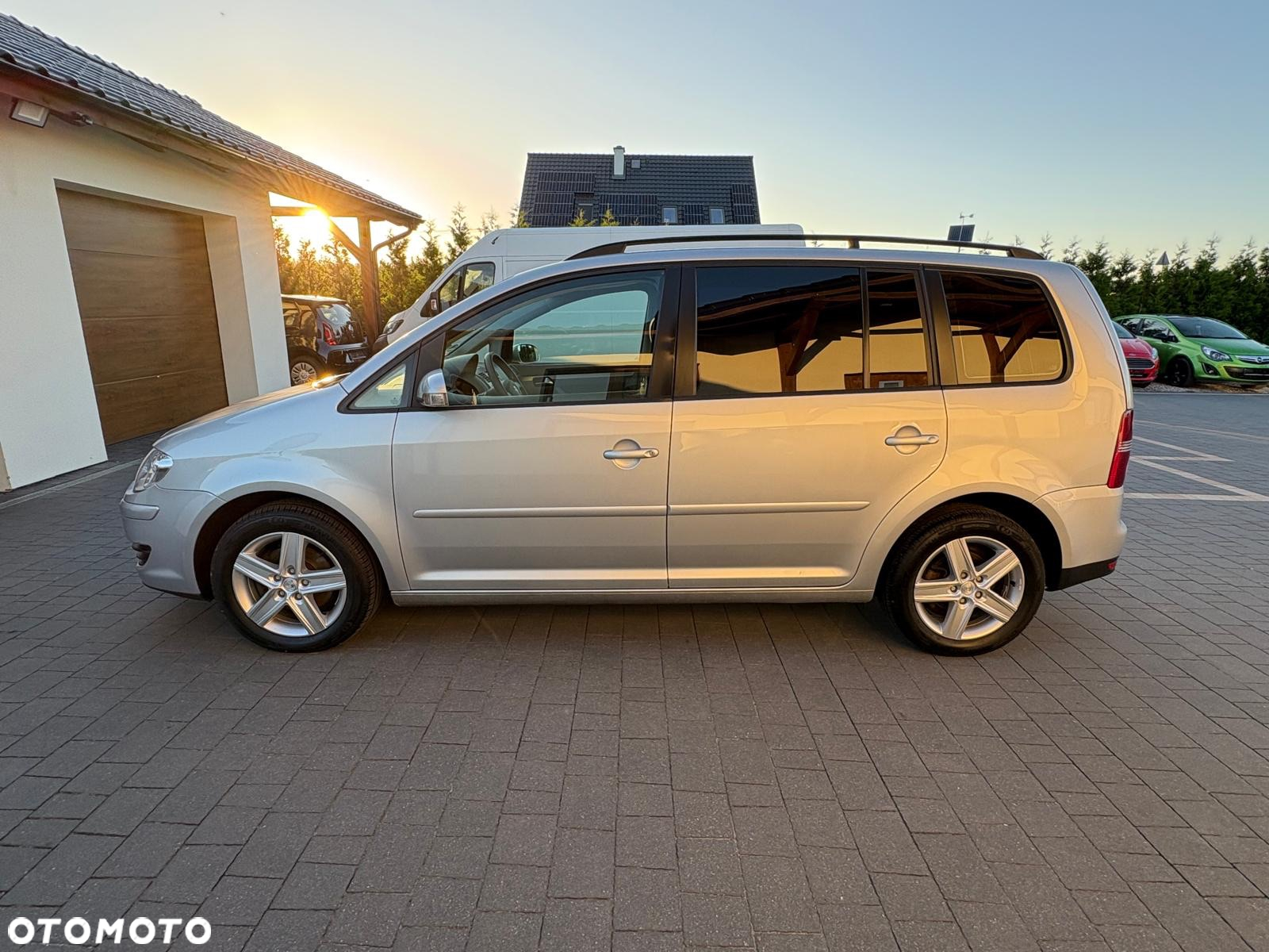 Volkswagen Touran 1.6 - 5