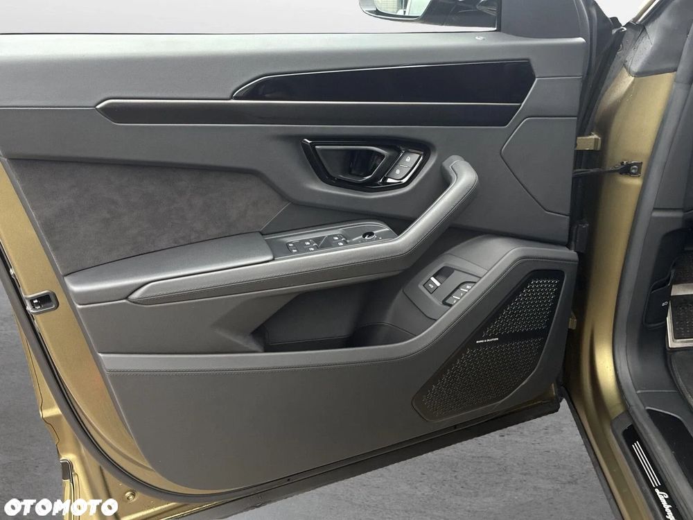 Lamborghini Urus - 6