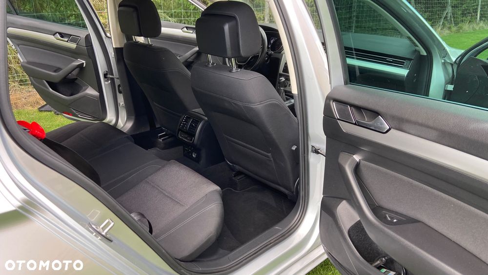 Volkswagen Passat Variant ver-variant-2-0-tdi-scr-business - 11