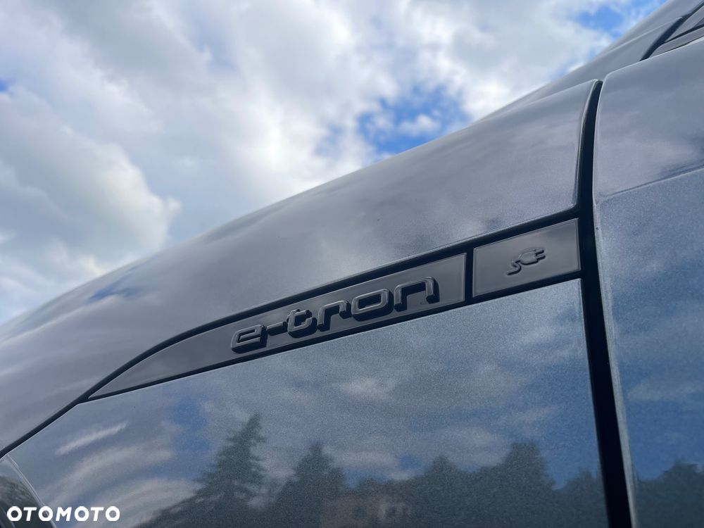 Audi Q8 Sportback e-tron - 18