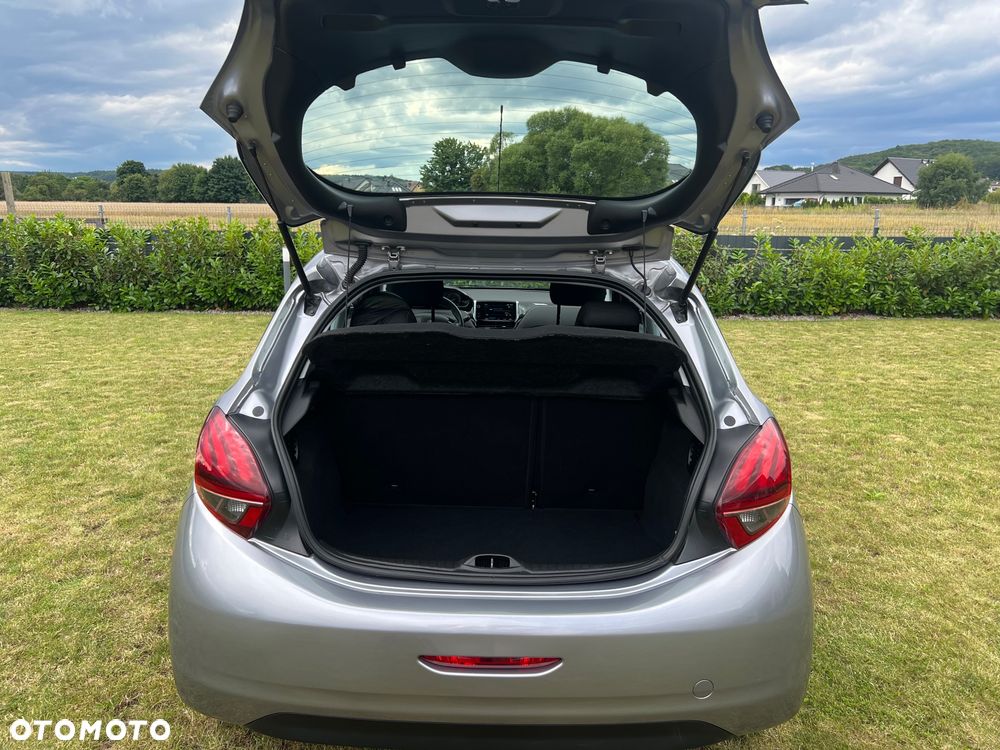 Peugeot 208 1.5 BlueHDi Allure S&S - 15