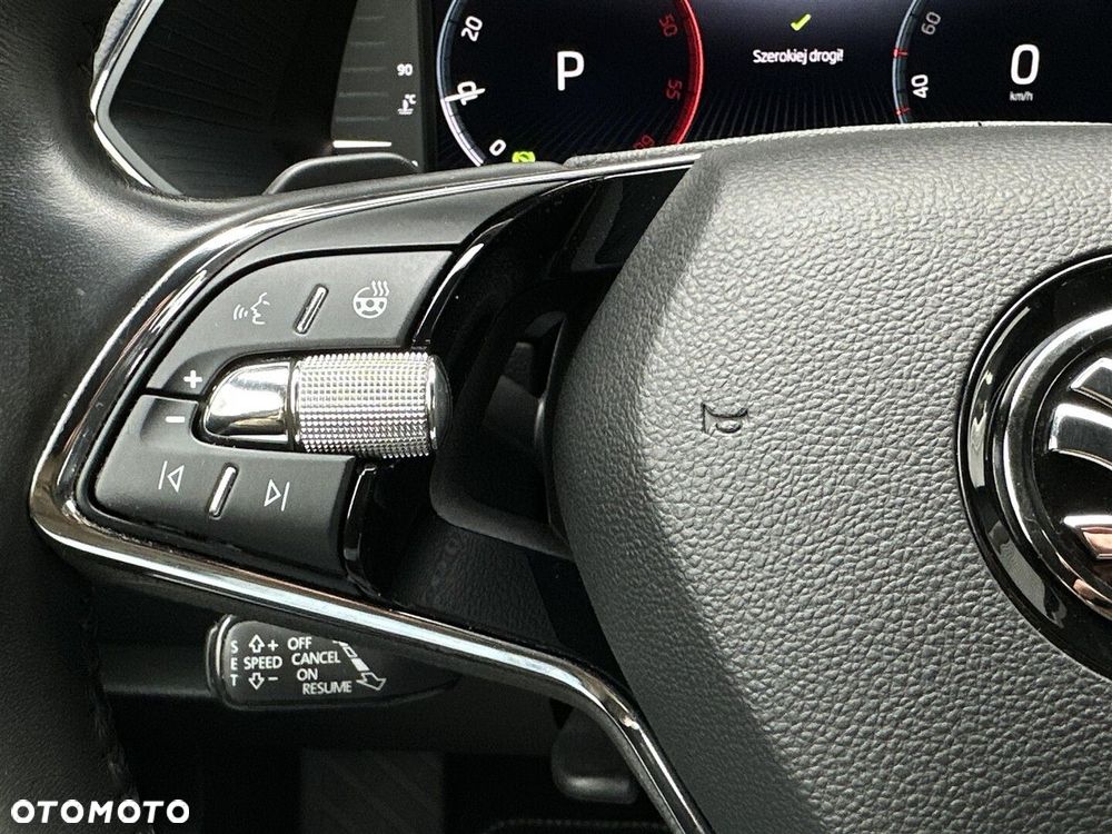 Skoda Superb 2.0 TDI SCR 4x4 L&K DSG - 17