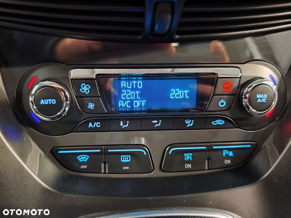 Ford Kuga 2.0 TDCi 4x4 Titanium - 12