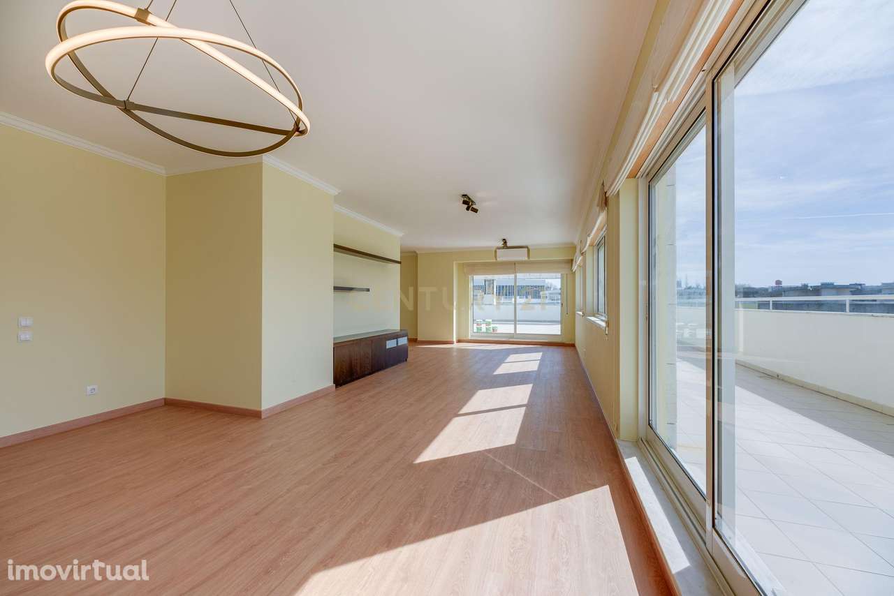 T4 Premium com Suíte, Terraço e Estacionamento em Oeiras - Grande imagem: 2/28