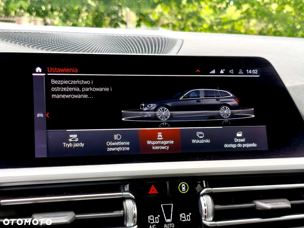 BMW Seria 3 330e - 22