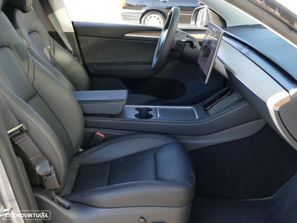 Tesla Model Y Performance Tração Integral - 29