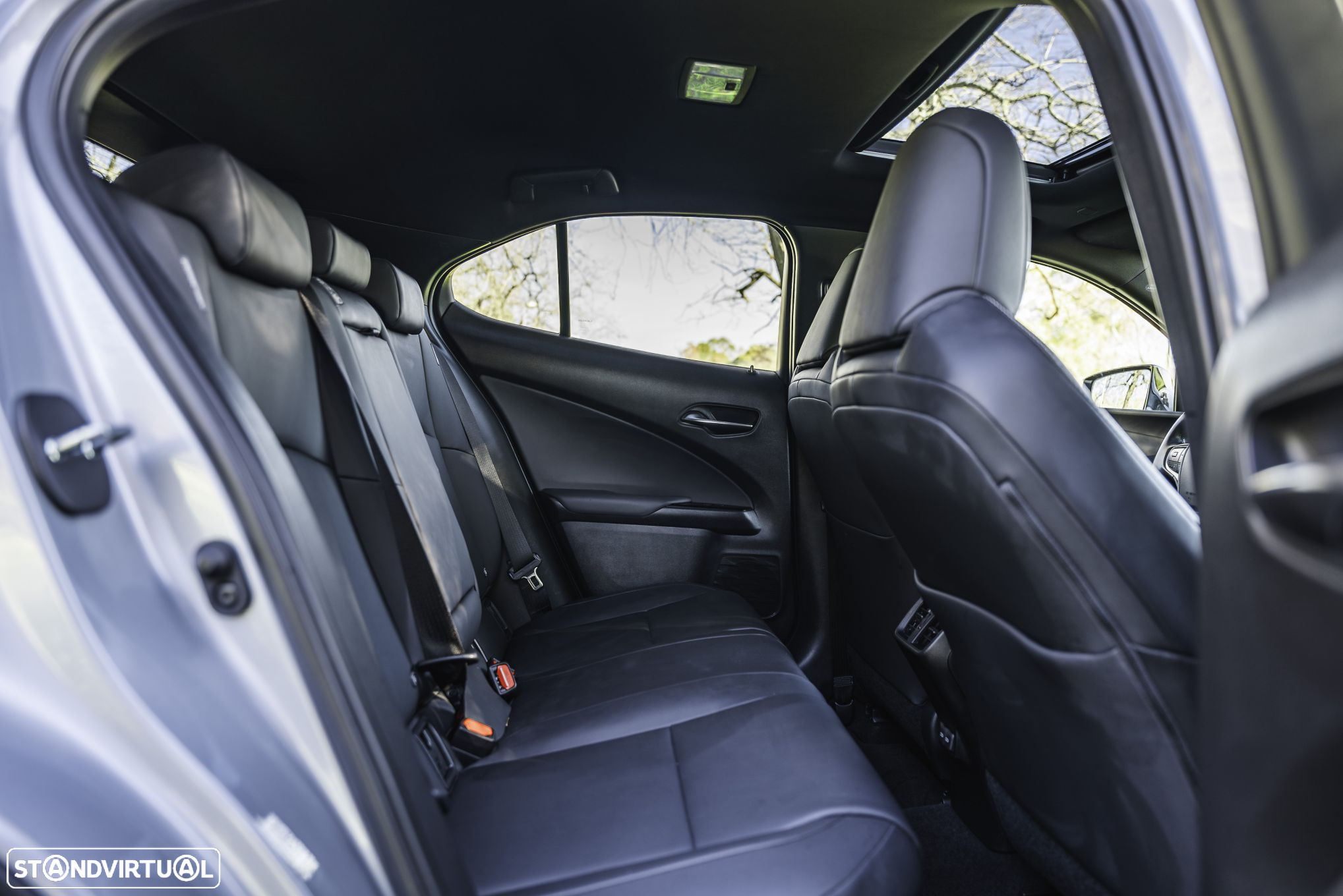 Lexus UX 250h Sport (Ecrã 12.3) - 7