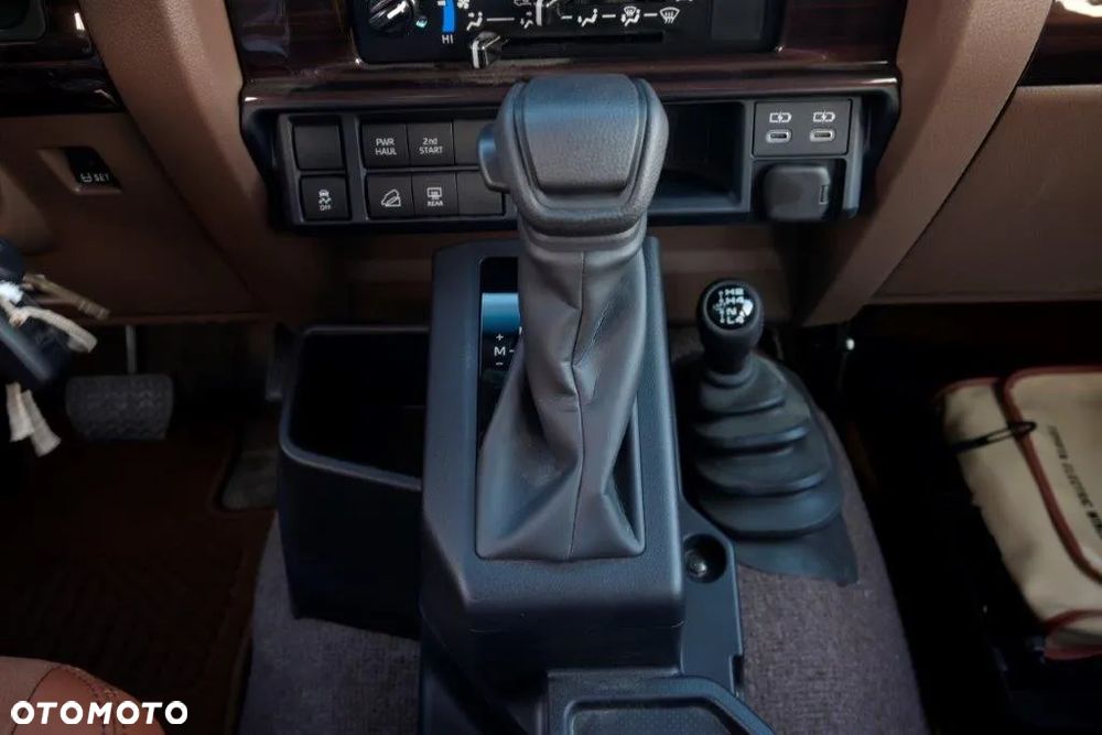 Toyota Land Cruiser - 21