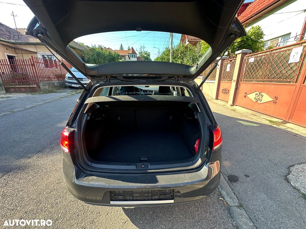 Volkswagen Golf - 12