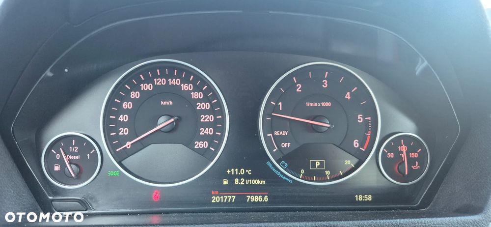 BMW Seria 3 330d Edition Luxury Line Purity - 35