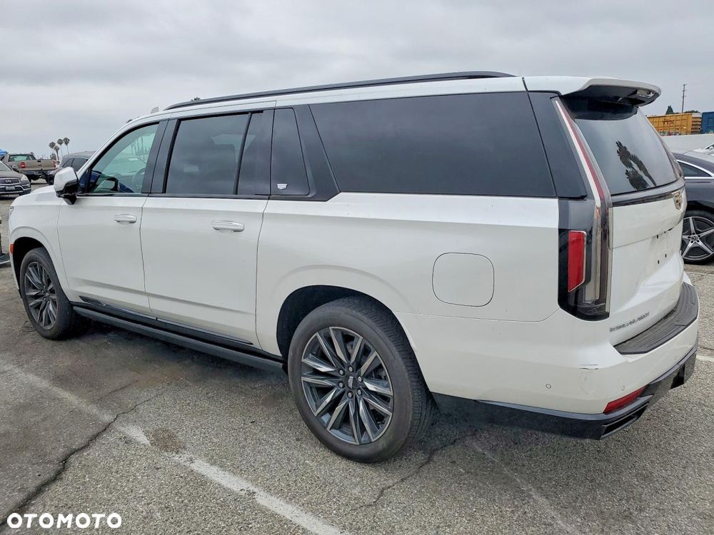 Cadillac Escalade - 4
