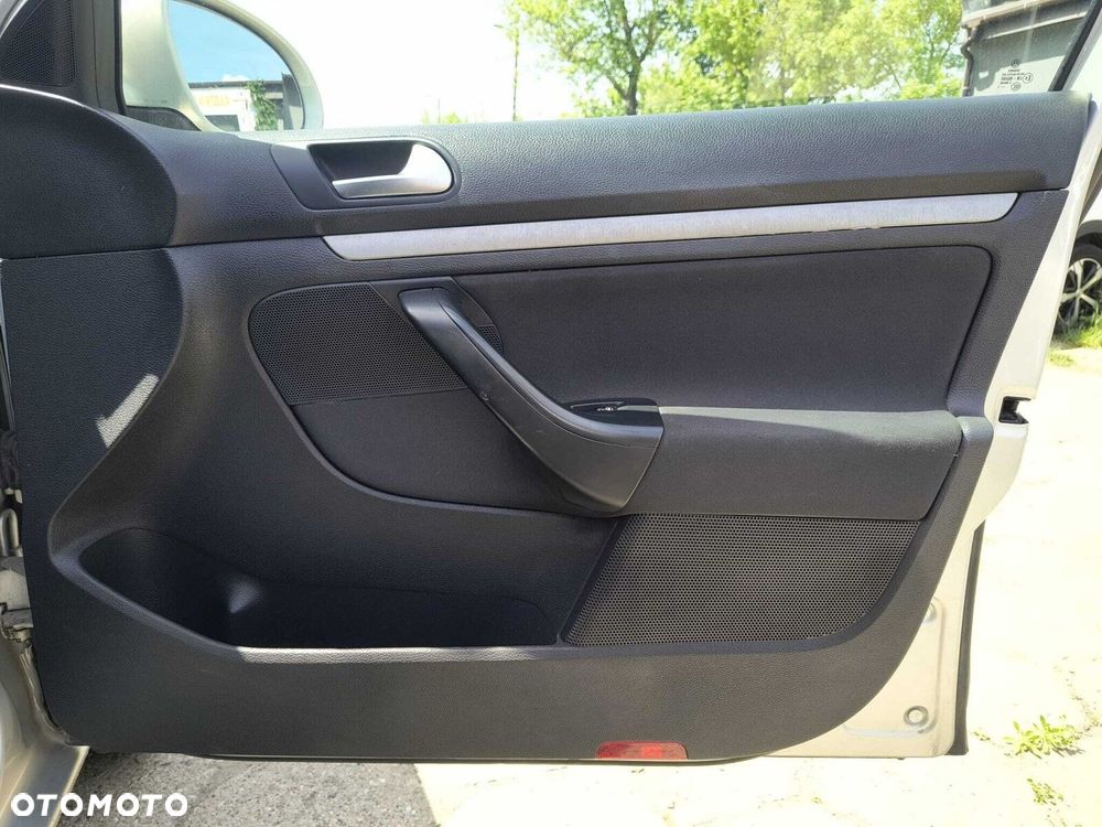 Volkswagen Golf - 17