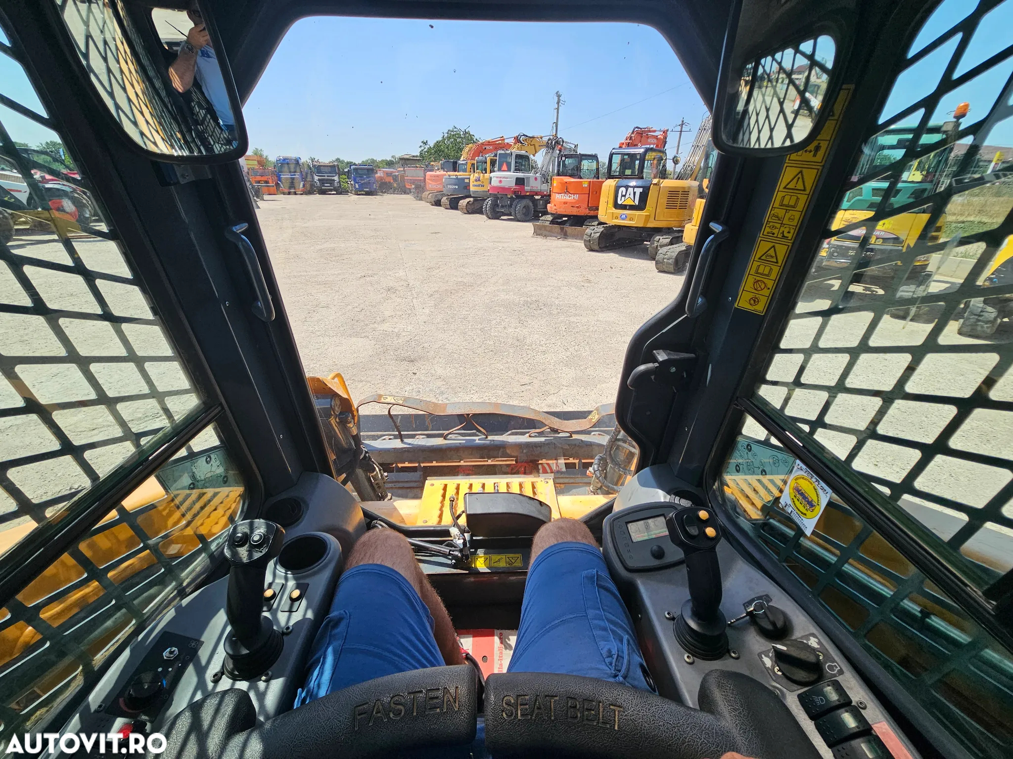 Mustang 1750 RT  airco highflow miniincarcator pe senile bobcat skid steer - 8