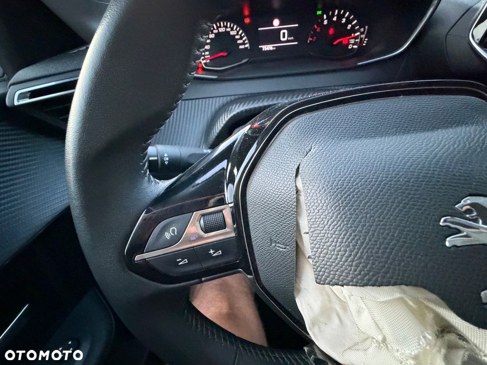 Peugeot 208 PureTech 100 Allure - 25