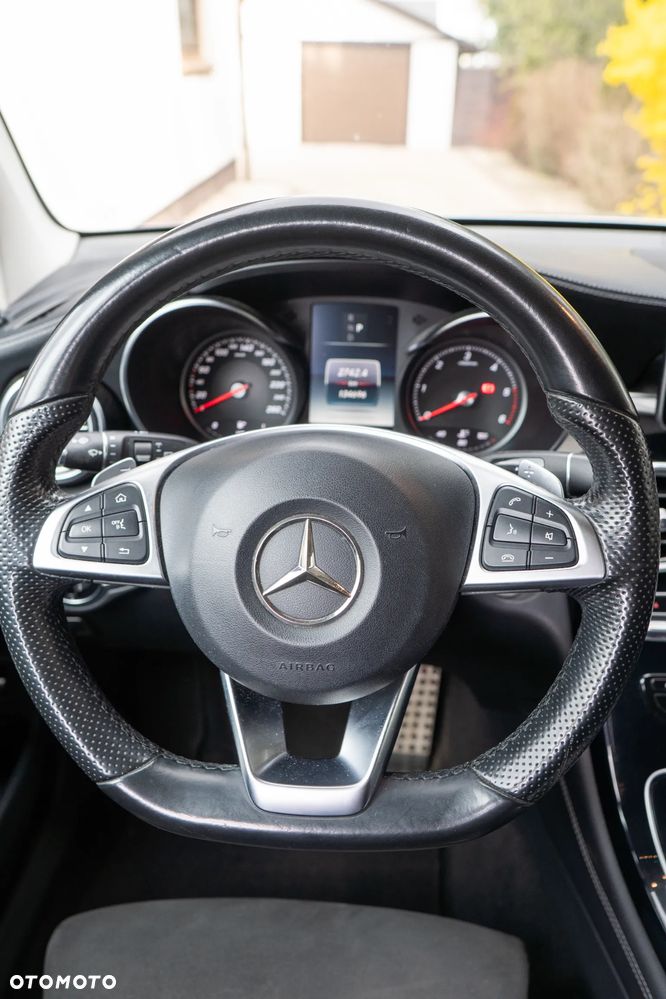 Mercedes-Benz GLC - 12