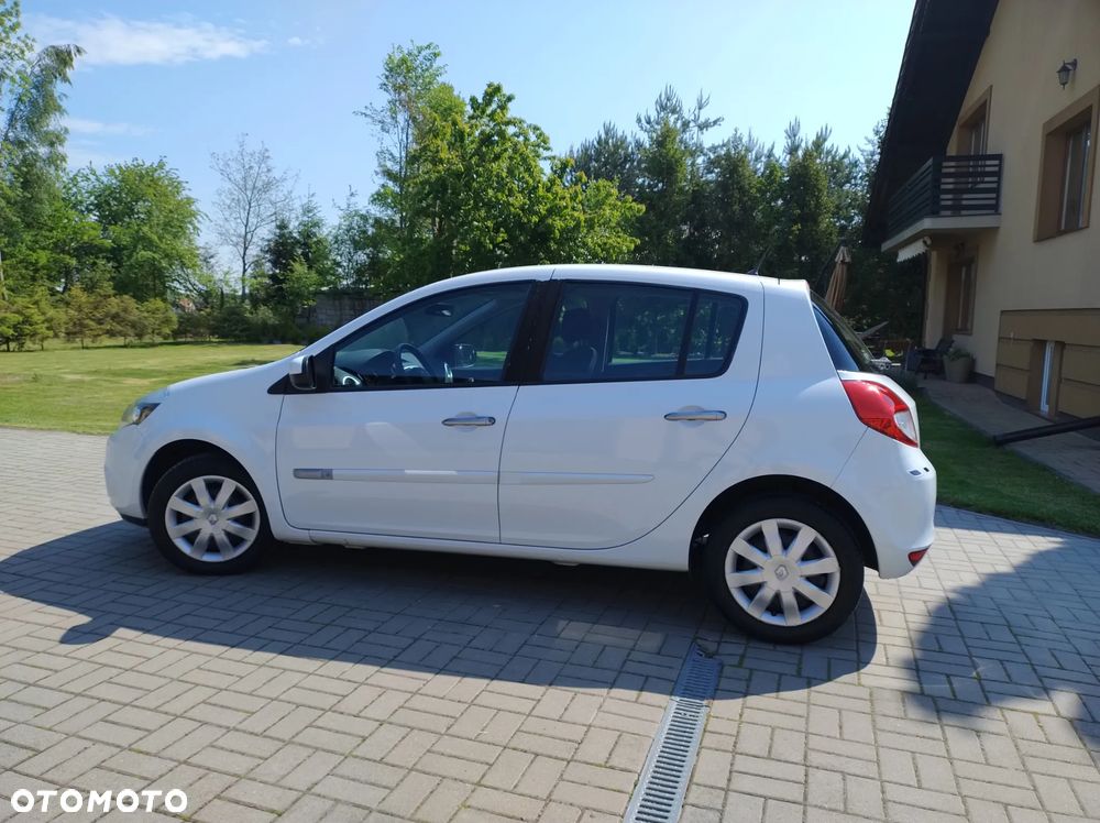 Renault Clio 1.2 16V 75 Dynamique - 10