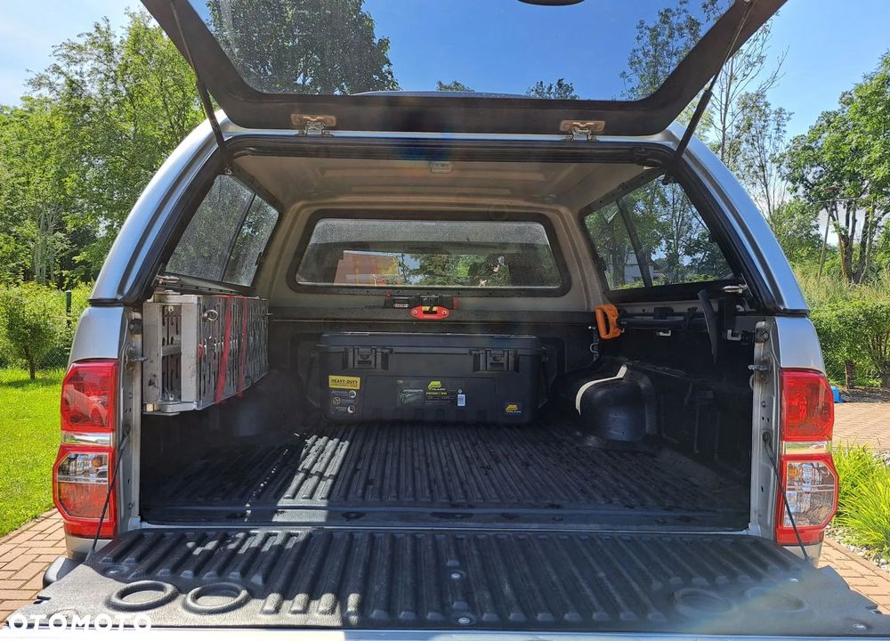 Toyota Hilux 3.0 D-4D SR5 - 12