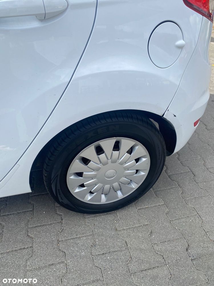 Ford Fiesta - 25
