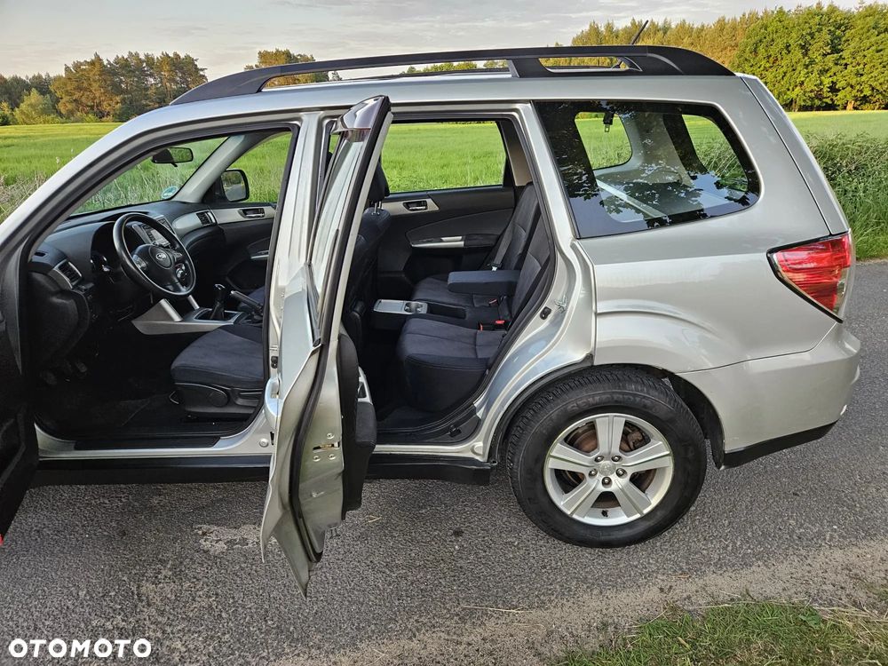 Subaru Forester 2.0 XA TRE - 6