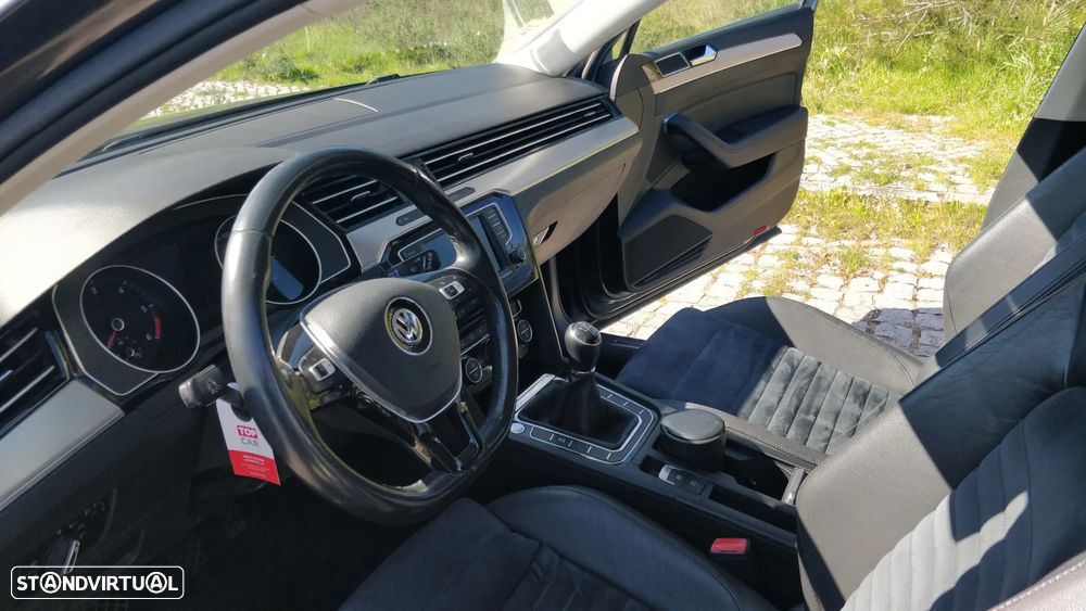 VW Passat Variant 2.0 TDi Highline - 9