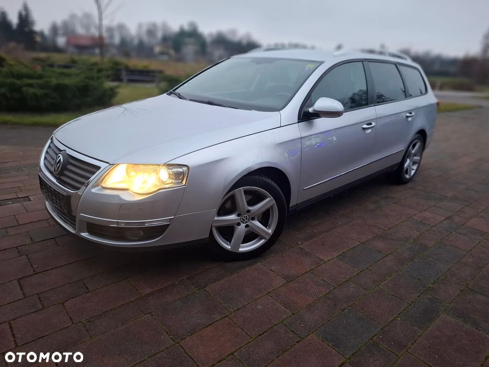 Volkswagen Passat 2.0 TDI DSG Individual Chrom dunkel - 1