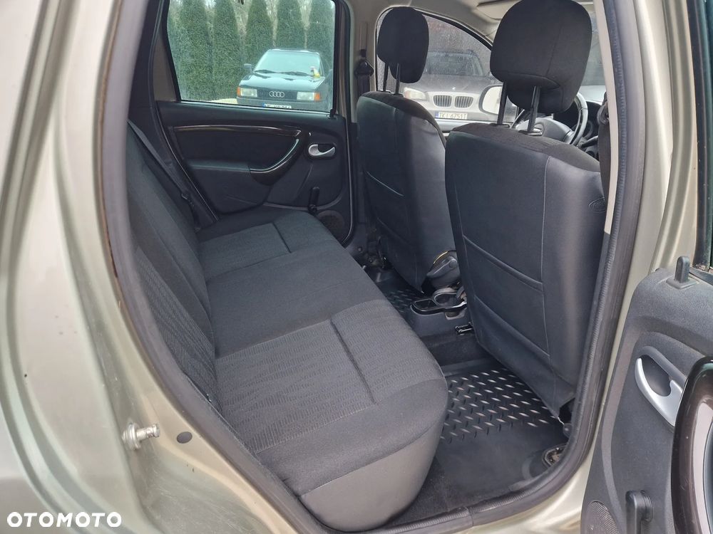 Dacia Duster 1.6 16V 4x2 Laureate - 37