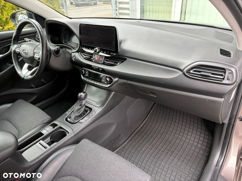 Hyundai i30 1.5 T-GDI 48V Executive DCT - 11