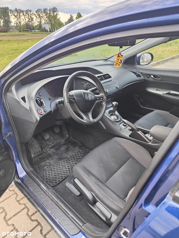 Honda Civic 1.4 i-VTEC - 11